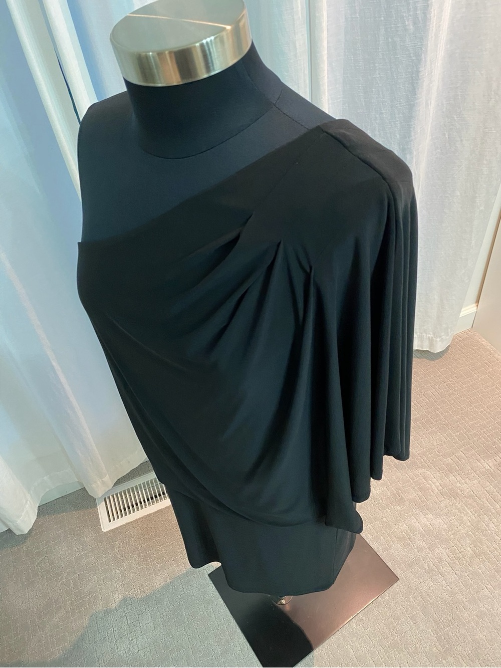 Jessica Simpson Elegant Black Draped One-Shoulder Dress
